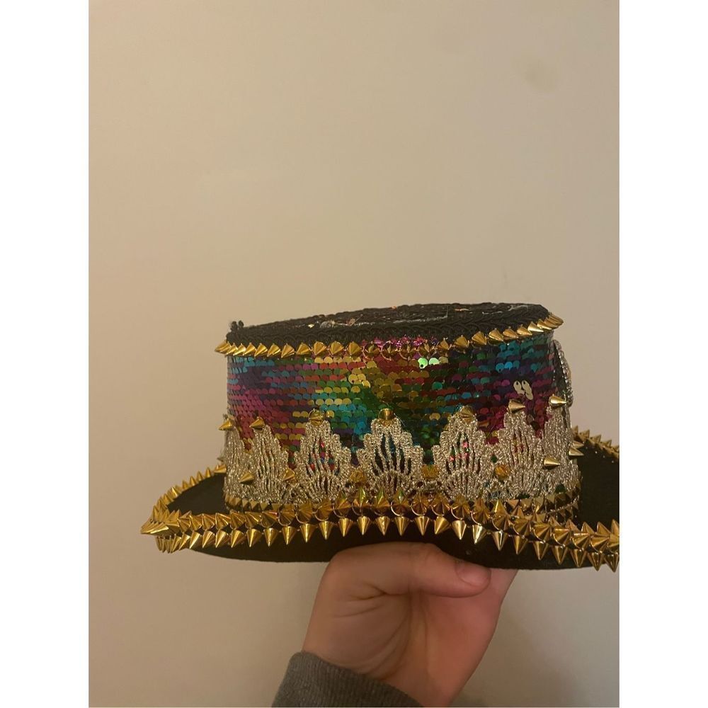 STEAMPUNK HAT: COSTUME COSPLAY HAT WITH SEQUINS, SPIKES AND GEMS IRIDESCENT GOLD - Picture 3 of 5